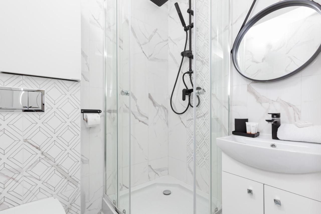 Micro Apartment Miaczynska By Noclegi Renters Varsovia Exterior foto