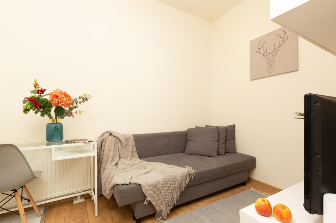 Micro Apartment Miaczynska By Noclegi Renters Varsovia Exterior foto
